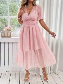 Flirla Vestido Plus Size Romântico Decote Em V Chiffon Pom-Pom Acabamento Cintura Cinto, Primavera/Verão - Rosa - Ver 3