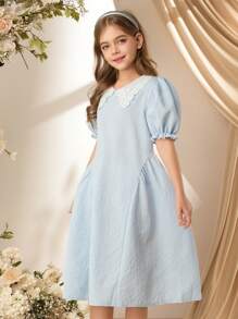 SHEIN Tween Girl 花卉蕾丝边翻领提花腰部宽松下摆连衣裙，蓝色