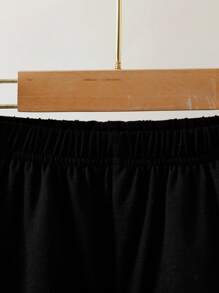 年轻男孩夏季休闲百搭条纹字母印花圆领短袖 T 恤和短裤 2 件套装