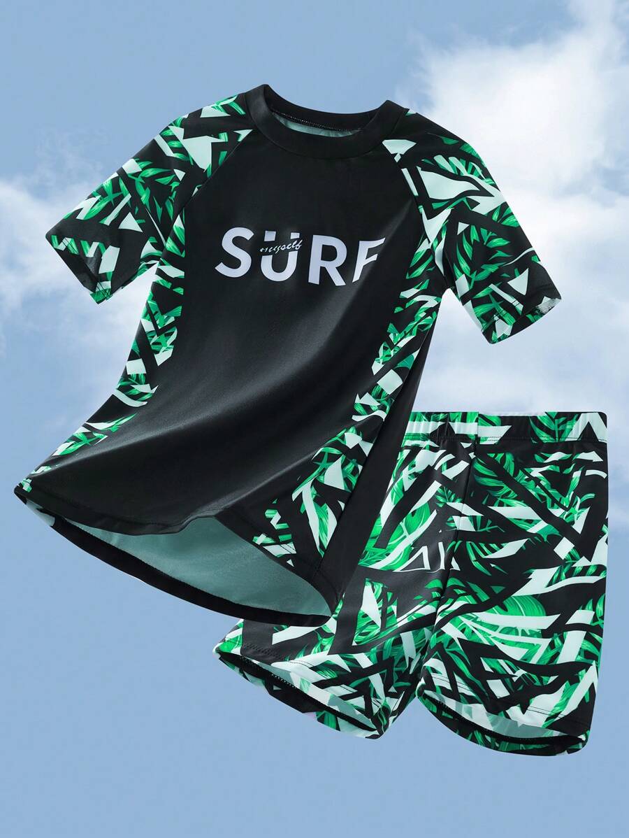 SHEIN 2pcs/Set Kids' Tween Boy Casual Versatile Printed Rash Guard Short Sleeve & Swim Trunks, Swimsuit Set