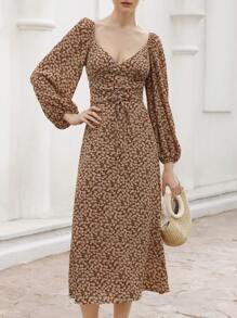 Aveloria Rosie Rosie 复古碎花束腰鸡心领长裙，春夏波西米亚风度假时尚风格，适合春秋季节