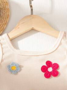 Young Girls Lightweight Summer Knit Waffle Crochet Flower Decor Loose Top And Ditsy Floral Flared Skirt 2 Pieces Set