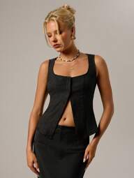 SHEIN Forever 21 Blusa holgada negra con correa ancha y botones en estilo tulipán, look minimalista y casual para el día a día