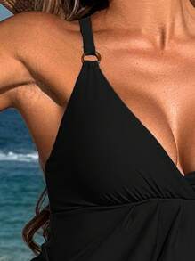 Swim Lushoire V 领纯色交叉带比基尼两件套，性感时尚不对称下摆泳装