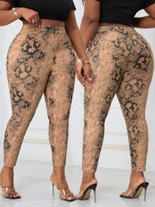 SHEIN EZwear 大码女式蛇纹弹力紧身七分牛仔裤高腰牛仔裤妈妈牛仔裤夏季裤子蛇纹工作服音乐会女装 - 彩色 - 查看 3