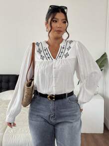SHEIN Frenchy Plus Size Vintage Geometric Pattern V-Neck Shirt, Casual For Spring And Summer