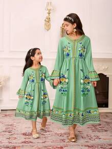 SHEIN 女孩兄弟姐妹装 3 件套：几何花卉印花短袖衬衫、腰部配饰和宽松中长连衣裙。适合户外拍照和日常穿着（3 件单独出售）