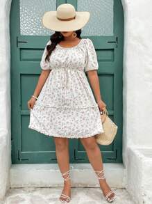 SHEIN Frenchy Vestido casual de minifalda de vacaciones con mangas abullonadas, cinturón y estampado floral estilo ditsy para mujer de talla grande