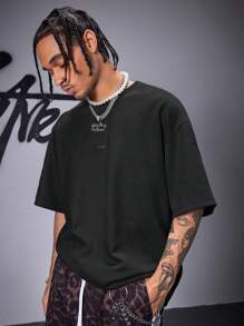 SWAVVY Áo thun nam tay ngắn cổ tròn họa tiết chữ Gothic in nổi phong cách đường phố, mùa hè - màu đen - Xem 2