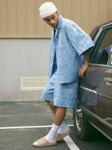 AXEPEAK Bộ áo sơ mi tay ngắn rộng rãi cắt xẻ hiệu ứng denim cho nam và quần short, phong cách đường phố, trang phục thoải mái - Màu xanh nhạt - Xem 1