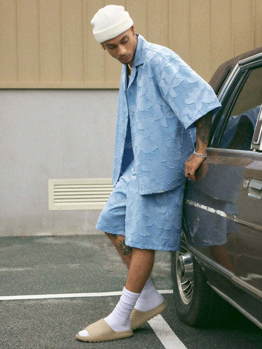 AXEPEAK Bộ áo sơ mi tay ngắn rộng rãi cắt xẻ hiệu ứng denim cho nam và quần short, phong cách đường phố, trang phục thoải mái - Màu xanh nhạt - Xem 1