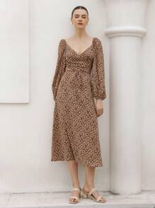 Aveloria Rosie Rosie 复古碎花束腰鸡心领长裙，春夏波西米亚风度假时尚风格，适合春秋季节