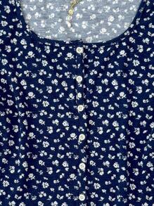 SHEIN 少女海军蓝碎花修身短款 T 恤，甜美迷人可爱上衣，适合春夏季、午餐、外出、干净女孩造型、家居服 - 寶藍色 - 查看 5