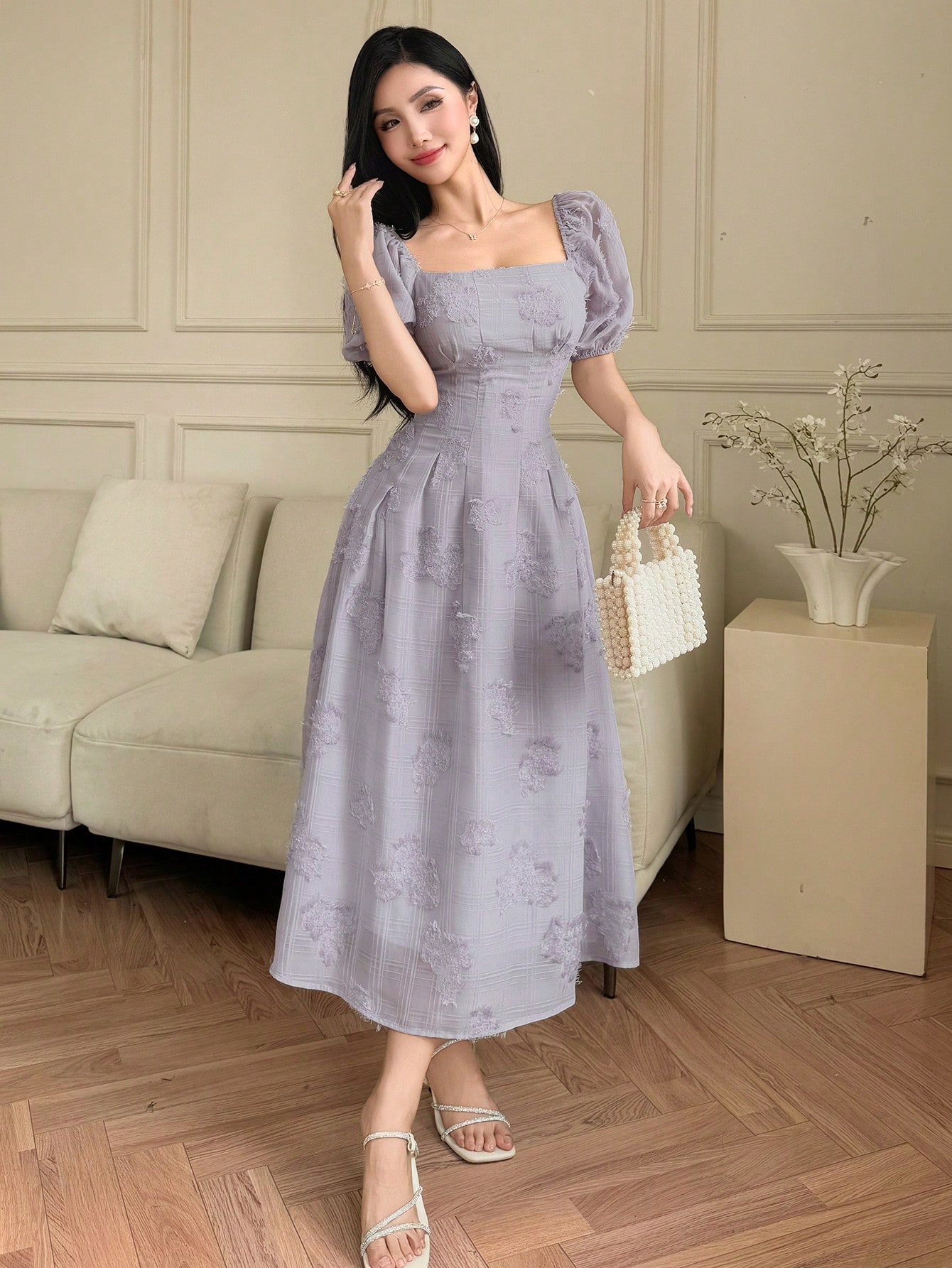 DAZY فستان نسائي طول الركبة بطبعات زهرية ملمسية لل...