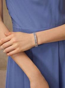 MOTF PREMIUM RHINESTONE INLAID VERTICAL STRIPE BANGLE