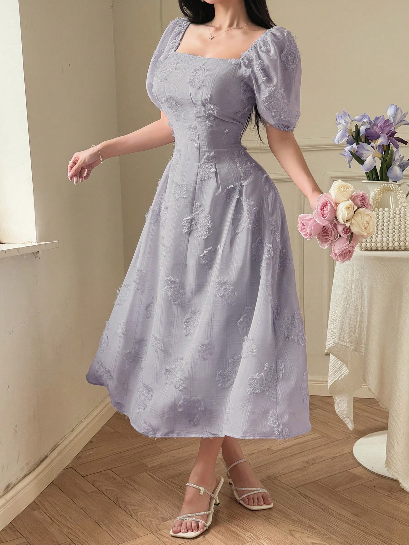 DAZY فستان نسائي طول الركبة بطبعات زهرية ملمسية لل...