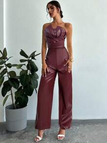 Firerie 情人节新款女式现代性感派对优雅街头设计不对称露肩 PU 酒红色短款上衣和高腰仿鱼骨 PU 直筒裤套装 - 酒紅色 - 查看 5