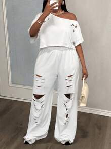 SHEIN CURVE+ 2 件套大码女式休闲街头风格镂空碎花短袖上衣和裤子/女士套装/露肩上衣/性感/可爱上衣/返校/2 件套/白色/女士休闲/女士外出上衣/女士休闲套装/街头时尚运动纯色/运动衫/白色大码两件套大码夏季套装加大码休闲套装 8xl 女装 2 件破洞套装 - 白色 - 查看 9