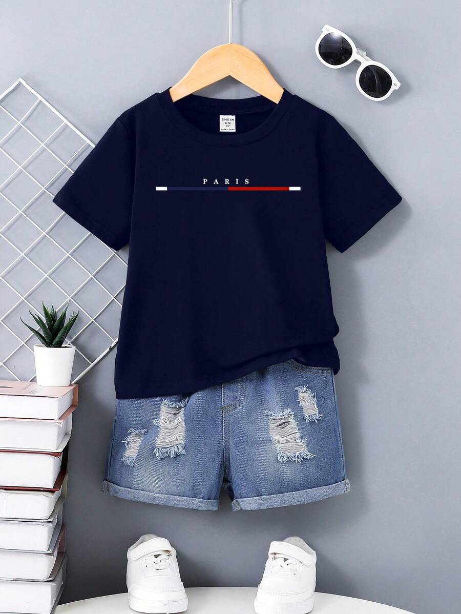 SHEIN 1 套定制 T 恤和牛仔短裤 2 件男孩服装