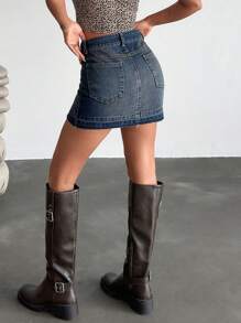 RueChic Minigonna in denim vita bassa nello stile Y2K, alla moda e adatta per l'estate