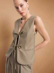 Ontre 纯色V领系带背心，适合日常通勤 - 灰色 - 查看 4
