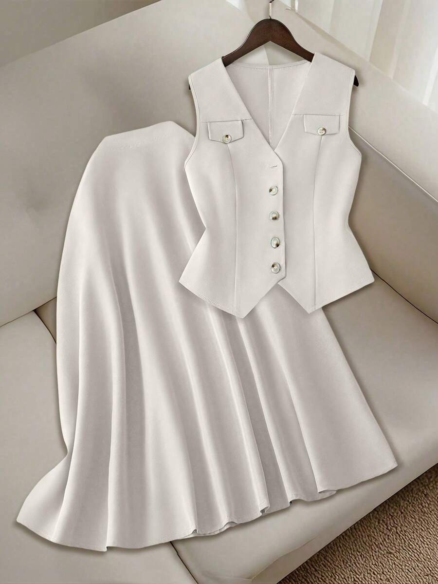 SHEIN Clasi 女士优雅时尚通勤休闲无袖 V 领收腰吊带背心和 A 字长裙套装，纯色复古风格，适合度假和通勤 - 杏色 - 查看 1