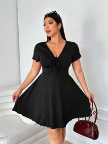 SHEIN CURVE+ Đầm midi cổ chữ V màu đen xoắn phía trước dành cho nữ cỡ lớn, váy maxi chống nắng cho nữ, đầm giả tốt nghiệp cho nữ. - màu đen - Xem 3