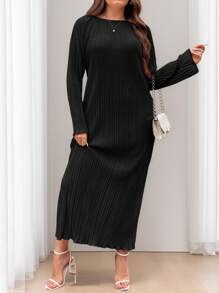 SHEIN Privé Plus Size Ruched Round Neck Loose Straight Dress - Black - View 1