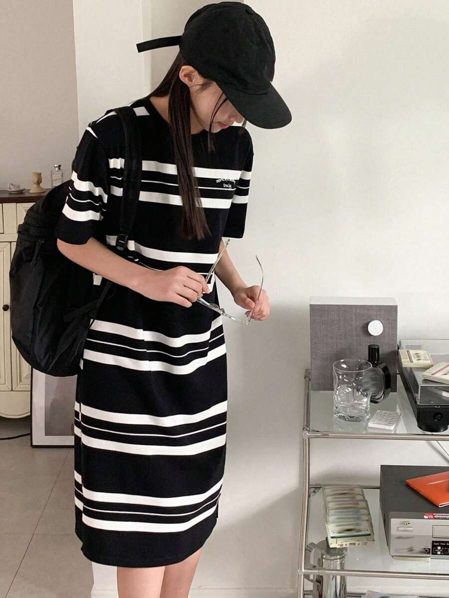 DAZY Tween Girl Letter Striped Round Neck Short Sleeve Casual Long Dress - Black and White - View 1