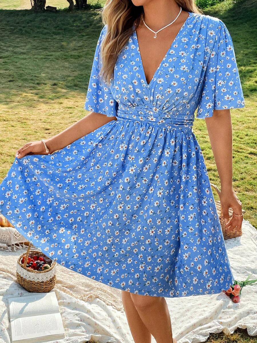 SHEIN LUNE Plus Size V-Neck Ditsy Floral Mini Dress, Spring/Summer - Blue - View 1