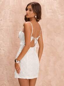 SHEIN BAE 夏季海滩度假纯色刺绣荷叶边蕾丝迷你连衣裙，适合日常约会、夜间外出、夜总会、派对、聚会、鸡尾酒会、泳池派对、返校季节服装、学校季节连衣裙、节日连衣裙、音乐节服装、乡村音乐节服装、音乐会服装