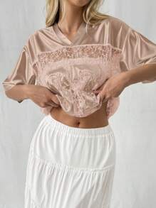 SHEIN Unity 女式白色蕾丝拼接缎面刺绣图案短袖 T 恤适合节日派对服装图案 T 恤女式上衣 - 藕粉色 - 查看 6