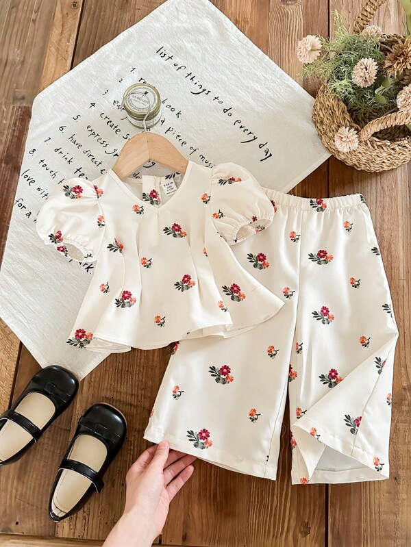 SHEIN LMoss Kids Baby Mädchen Blume Muster Kurzarm-Top und Hose mit elastischem Bund Set für den Sommer