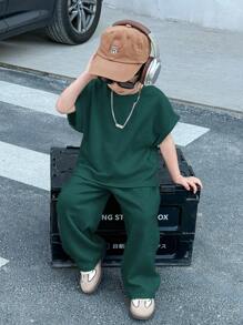 SHEIN Leap Crew 2pcs Kids Young Boys Casual Japanese And Korean Loose Casual Apricot Knit Floral Yarn Pit Stripe Loose T-Shirt Pants Two Pieces Set, Suitable For School, Sports, Vacation, Home And Outdoor, Suitable For Spring And Summer Seasons - Dark Green - View 5