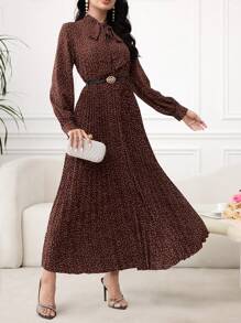 Modelyn Abito lungo con maniche lunghe e plissettato, con stampa all-over, collo a cravatta, vestito maxi da donna per occasioni serali
