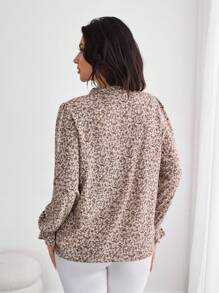 RueChic Women's Floral Pattern V-Neck Curve Plus - Multicolor - View 3