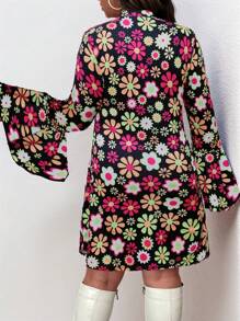 SHEIN LUNE 大码女式花卉印花喇叭袖休闲针织连衣裙，秋季 - 彩色 - 查看 2