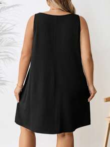 SHEIN CURVE+ Vestido sin mangas talla grande para mujer con estampado minimalista de corazón y margarita, apto para verano y estilo bohemio de vacaciones - Negro - Ver 2
