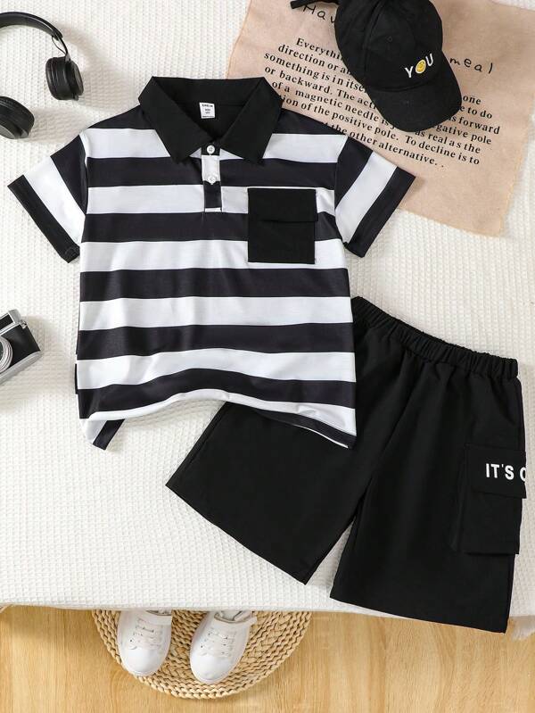 SHEIN Jungen Set in Tween-Größe mit farbblockigem Streifen-Slogan-Muster Kurzarm-Top und Shorts