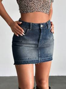 RueChic Minigonna in denim vita bassa nello stile Y2K, alla moda e adatta per l'estate