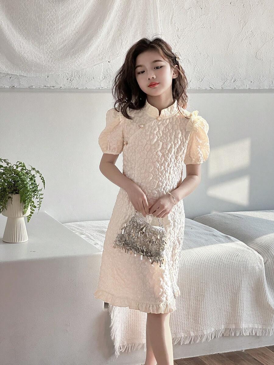 SHEIN 少女优雅奢华中国风复古泡泡袖中国红旗袍连衣裙 - 杏色 - 查看 1