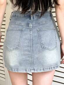 Gonna-pantaloncino in jeans versatile casual da donna adatta per tutti i giorni, con tasche