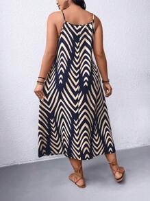 大码女式夏季人字形印花细肩带连衣裙长款女装