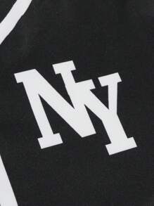 SHEIN Streecool Kids 小男孩休闲时尚酷炫字母印花短袖 T 恤搭配运动短裤，适合任何日常场合，柔软轻盈的夏季面料