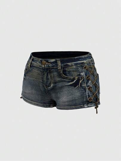 Grunge Punk Pantaloncini di jeans mini a vita bassa con stile vintage, effetto consumato, con pendente a croce laterale in metallo, per taglie comode