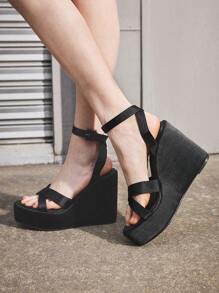 Sugerpunk Round Toe Outdoor Rhinestoned Green Fashion Backless Strap Women Platform Thick Sole Sandals - Black - View 4