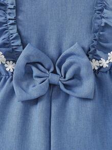 SHEIN Playful Pals 女宝宝牛仔蓝色时尚简约 3D 蝴蝶结连体衣 - 藍色 - 查看 7