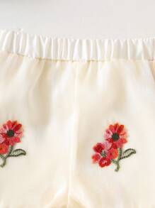 SHEIN Playful Pals Baby Girls' Pastoral Ditsy Floral Embroidery Sleeveless Top And Shorts Set, Cute For Summer - Apricot - View 5