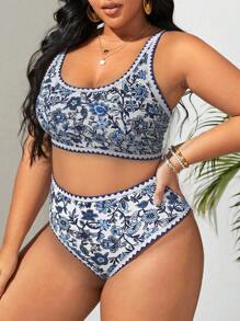 SHEIN Swim Curve 2 件大码女式花朵印花蓝色陶瓷风格细肩带分体泳衣套装，休闲度假