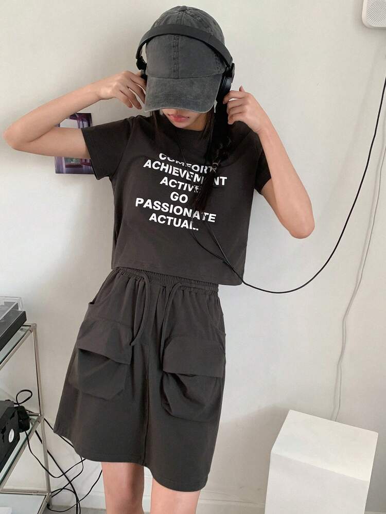 2pcs/Set Tween Girl Logo Print Round Neck Short Sleeve T-Shirt & Shorts Set